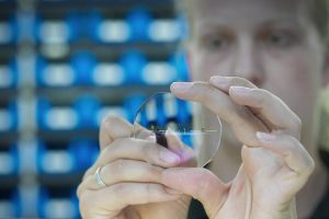 zeiss-how-are-spectacle-lenses-manufactured-header